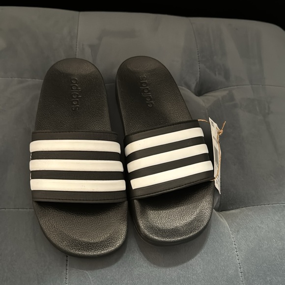Adidas slides size men’s 4 - Picture 2 of 5